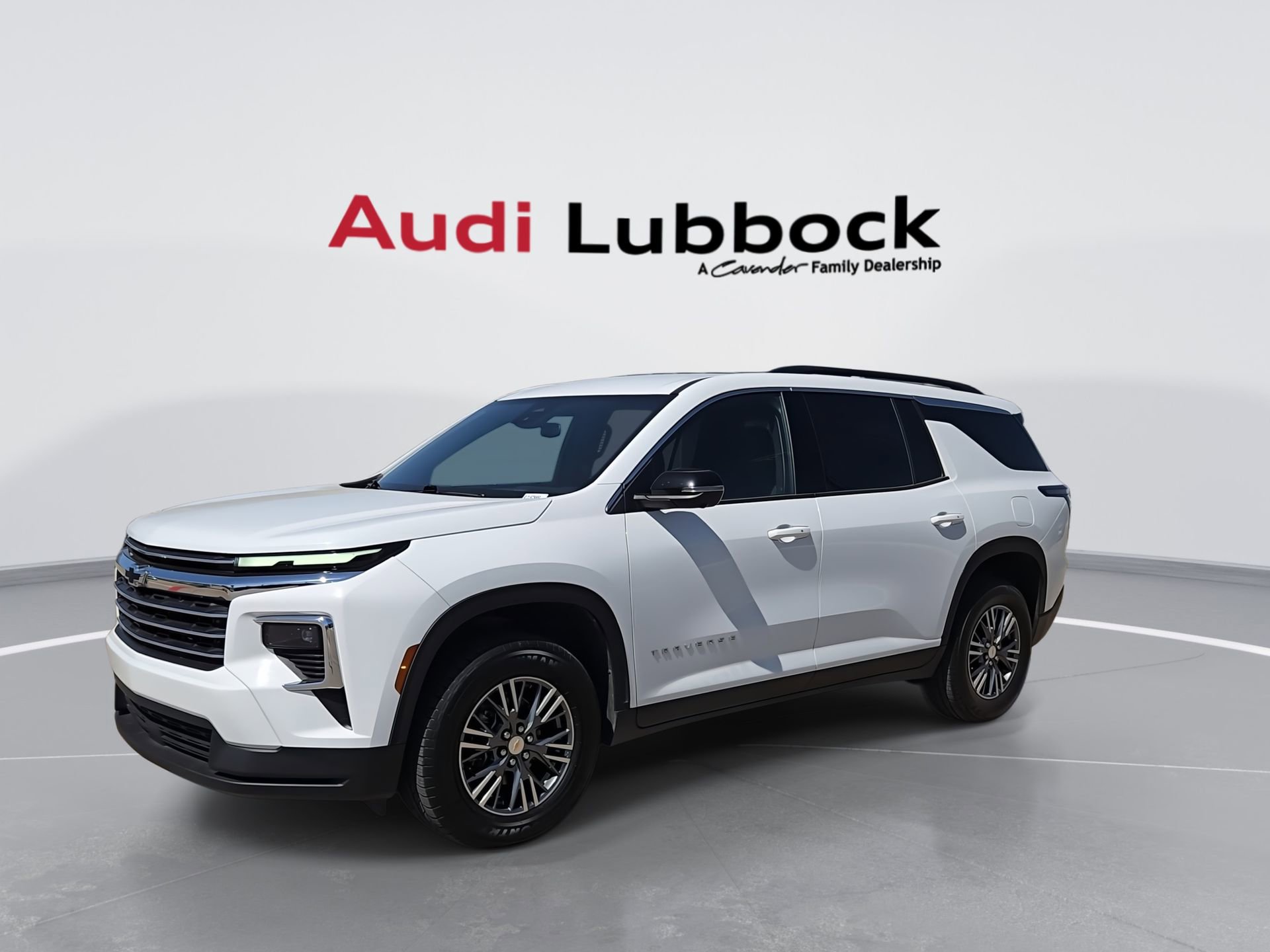 Used 2024 Chevrolet Traverse LT FWD image 4