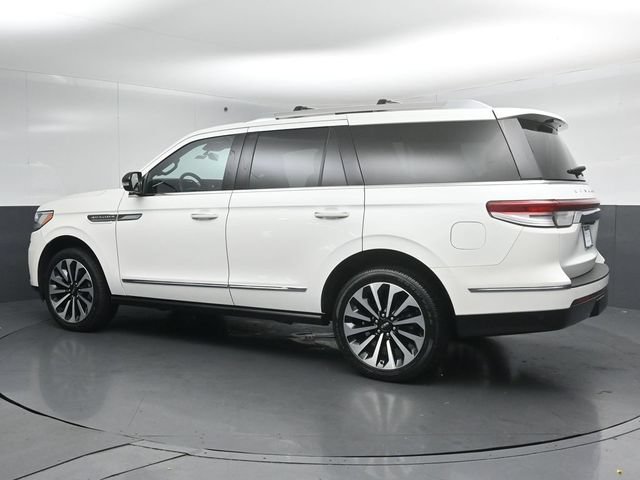 Certified 2023 Lincoln Navigator Reserve AWD/4WD image 5