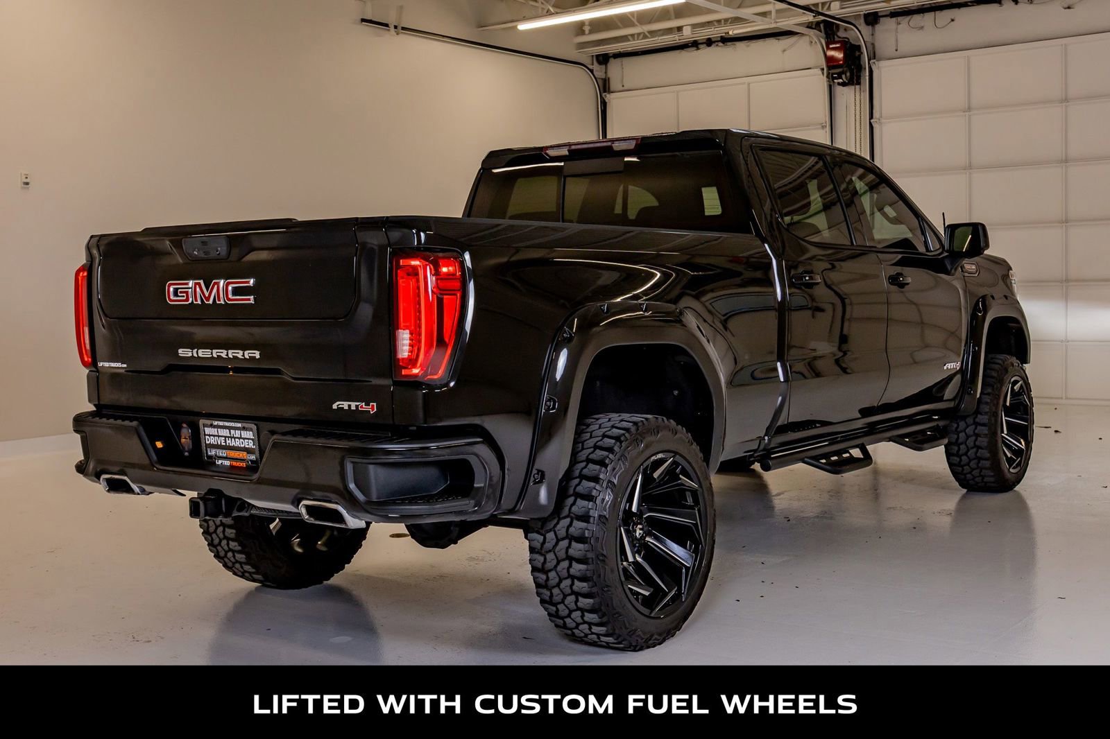 Used 2021 GMC Sierra 1500 AT4 w/ AT4 Preferred Package AWD/4WD image 9