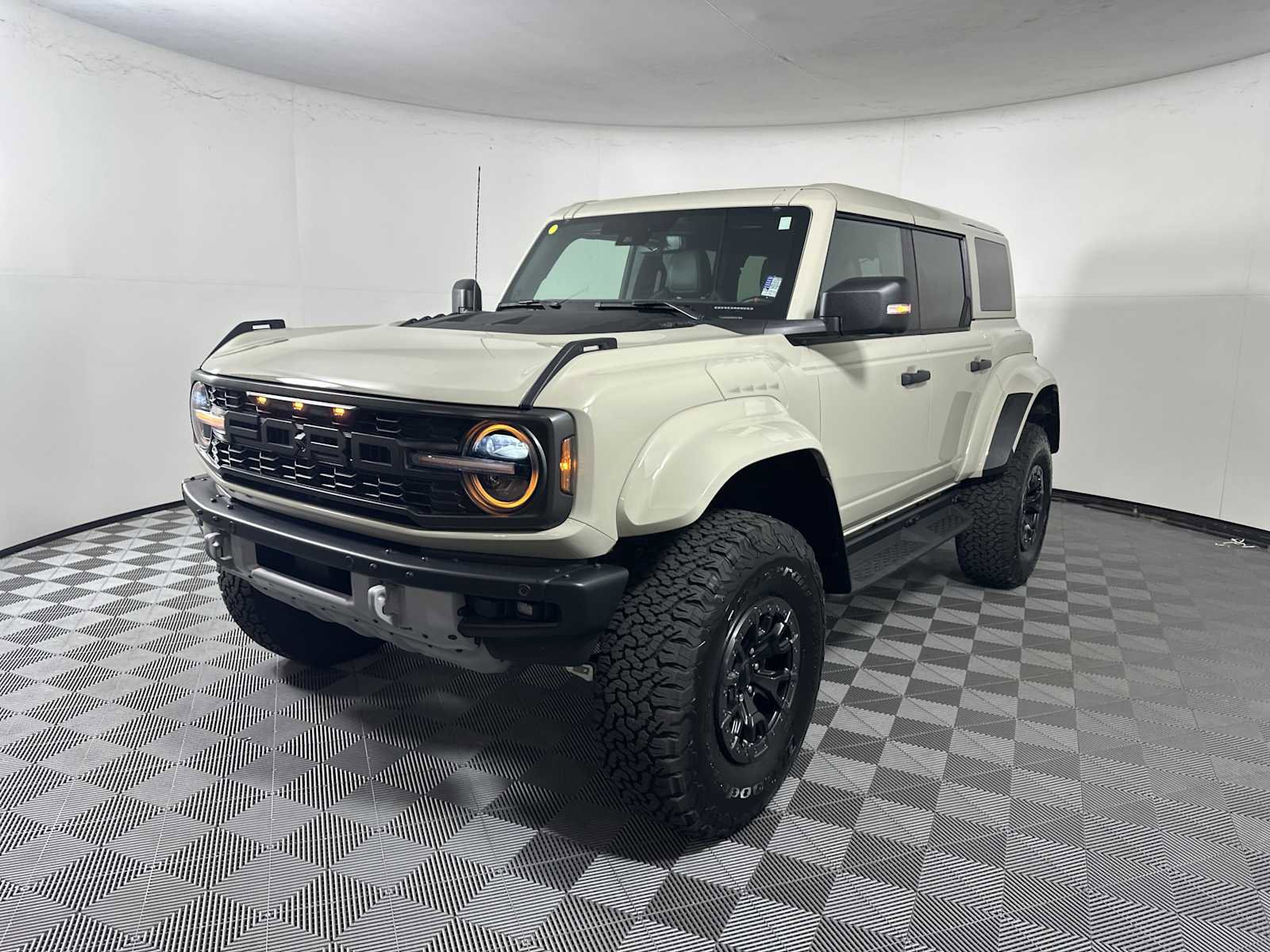 Used 2025 Ford Bronco Raptor AWD/4WD image 3