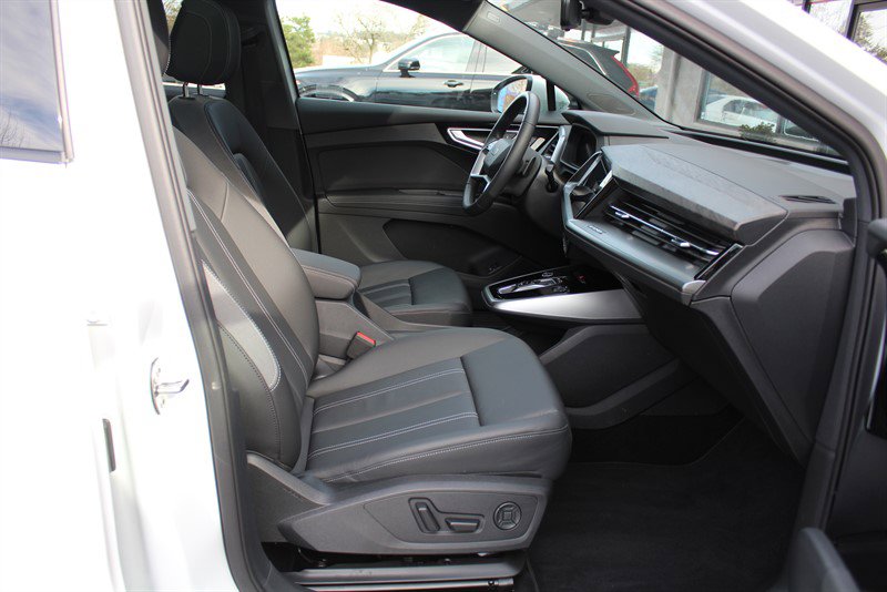 Used 2025 Audi Q4 e-tron Premium Plus w/ Premium Plus AWD/4WD image 32