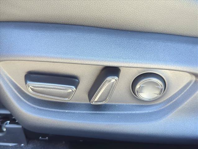 Used 2026 Toyota Camry SE w/ Convenience Package FWD image 12
