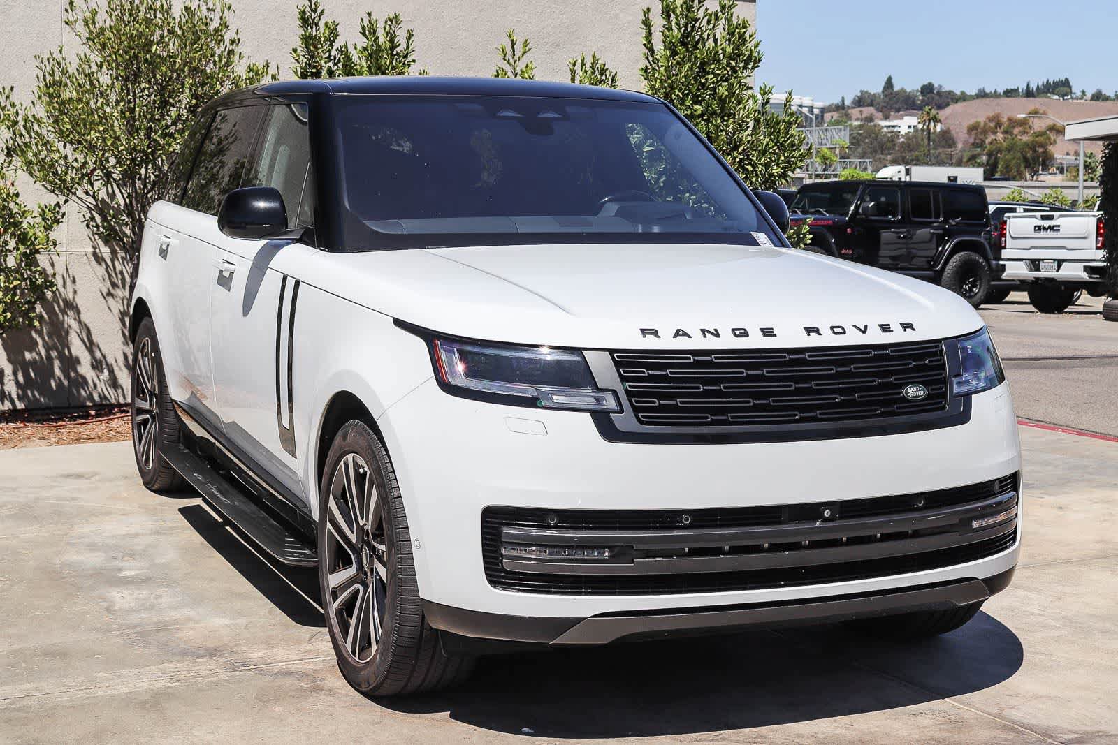 Used 2023 Land Rover Range Rover Long Wheelbase SE AWD/4WD image 3