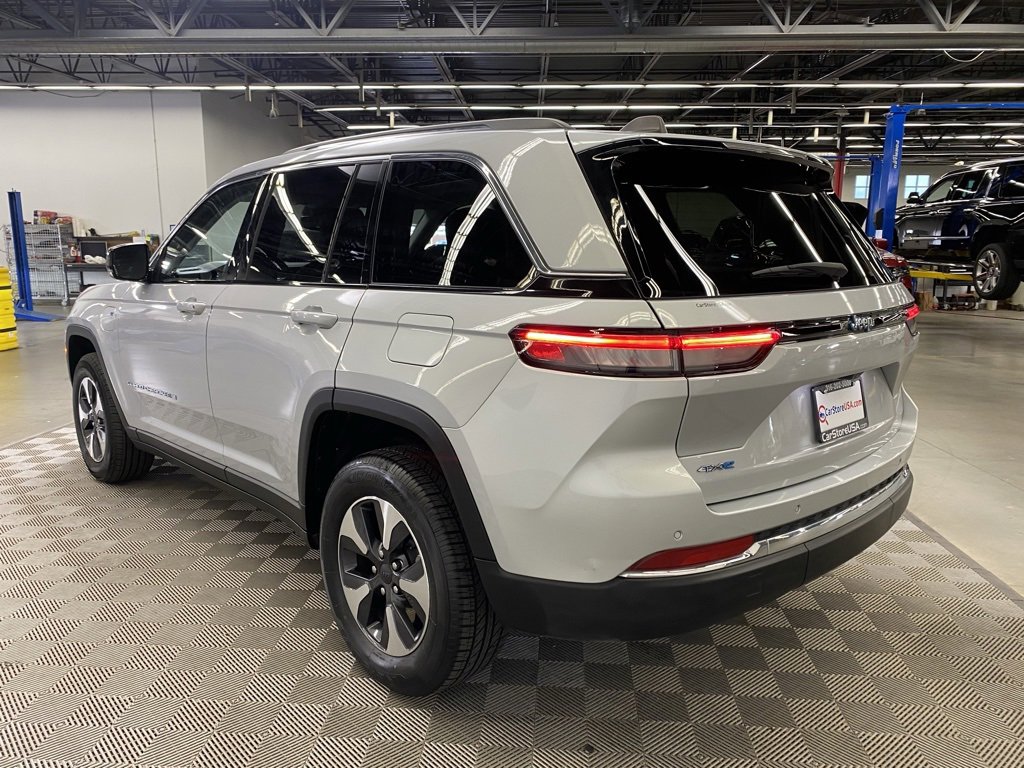 Used 2023 Jeep Grand Cherokee 4WD 4xe image 8