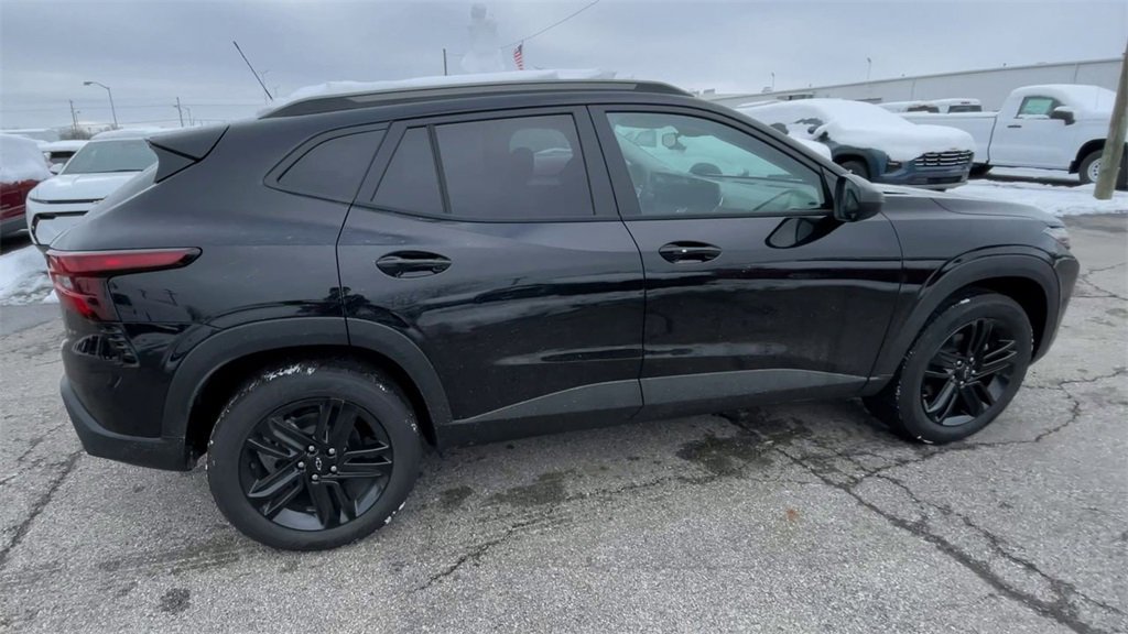 New 2026 Chevrolet Trax ACTIV w/ Sunroof Package image 2
