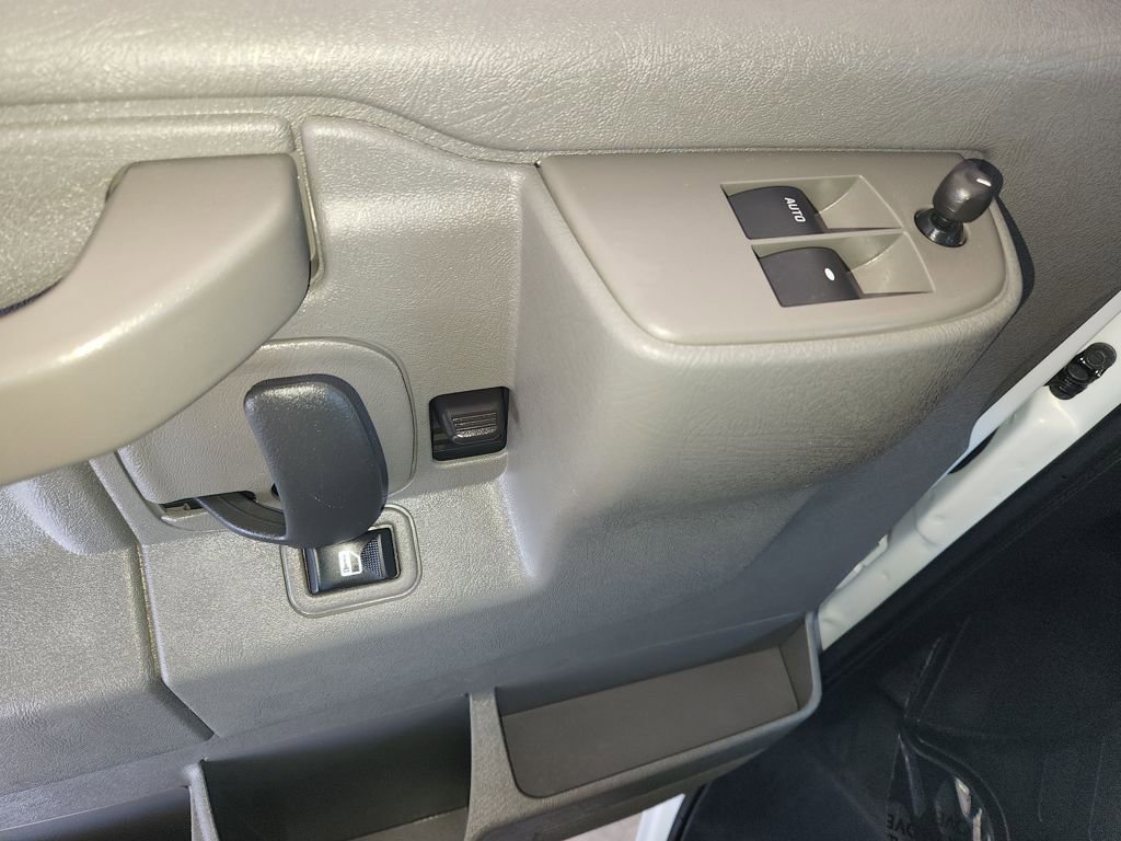 Used 2025 Chevrolet Express 3500 LT w/ LT Preferred Equipment Group image 30