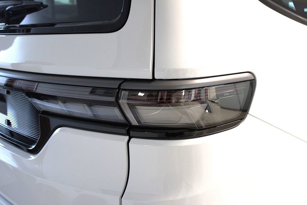 New 2026 Jeep Grand Wagoneer L Summit AWD/4WD image 31