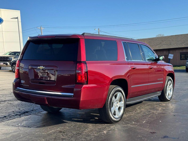 Used 2019 Chevrolet Suburban LT image 3