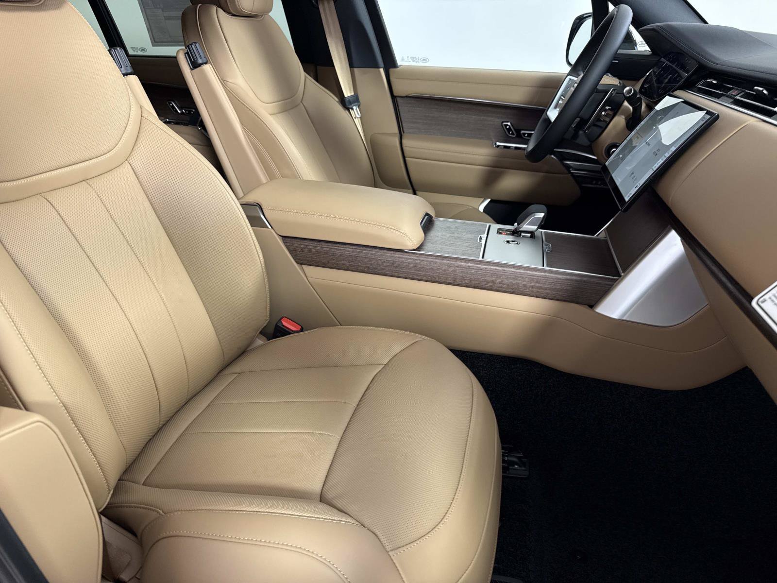 New 2026 Land Rover Range Rover Long Wheelbase SE AWD/4WD image 10