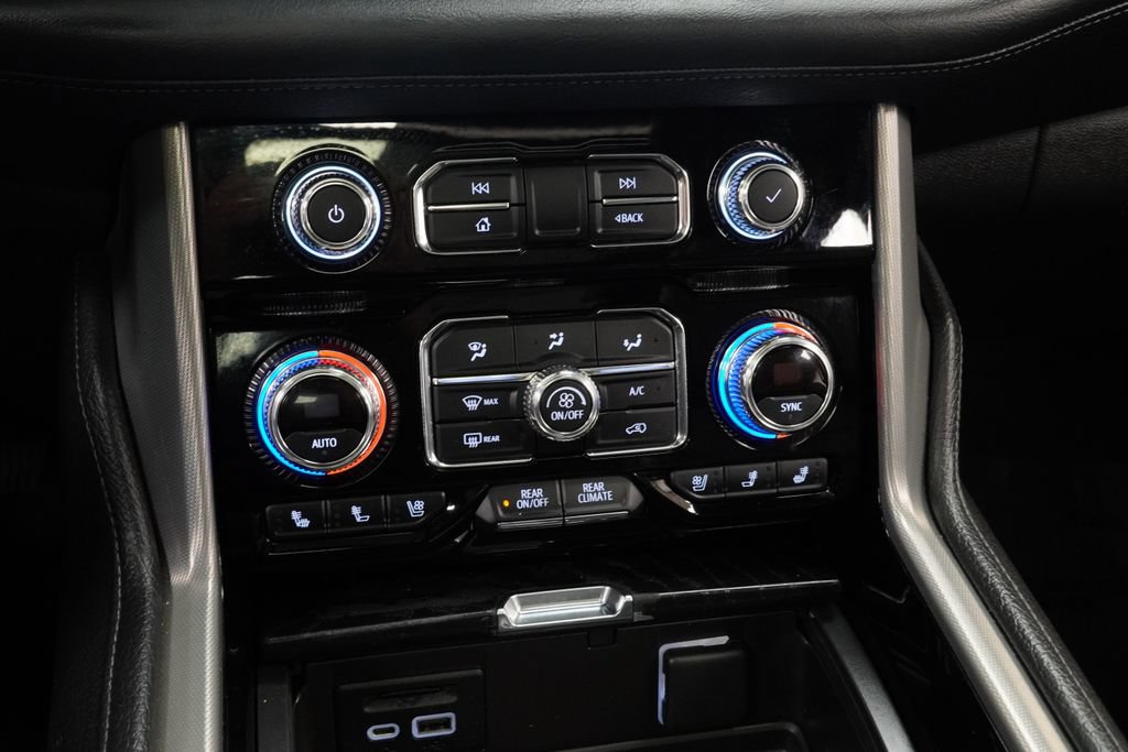 Used 2021 GMC Yukon XL Denali w/ Denali Premium Package AWD/4WD image 21