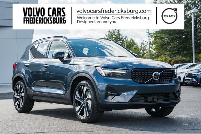 New 2026 Volvo XC40 B5 Ultra w/ Protection Package Premier