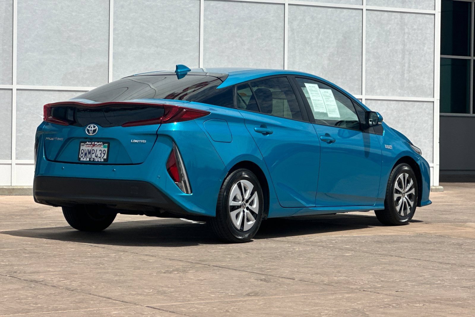 Certified 2021 Toyota Prius Prime Limited w/ Carpet Mat Package (TMS) FWD image 4