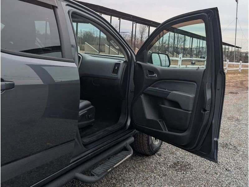 Used 2016 Chevrolet Colorado Z71 w/ LPO, Gearon Divider Package image 11