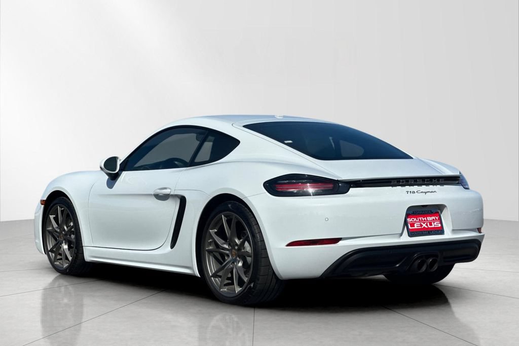 Used 2022 Porsche 718 Cayman RWD image 4