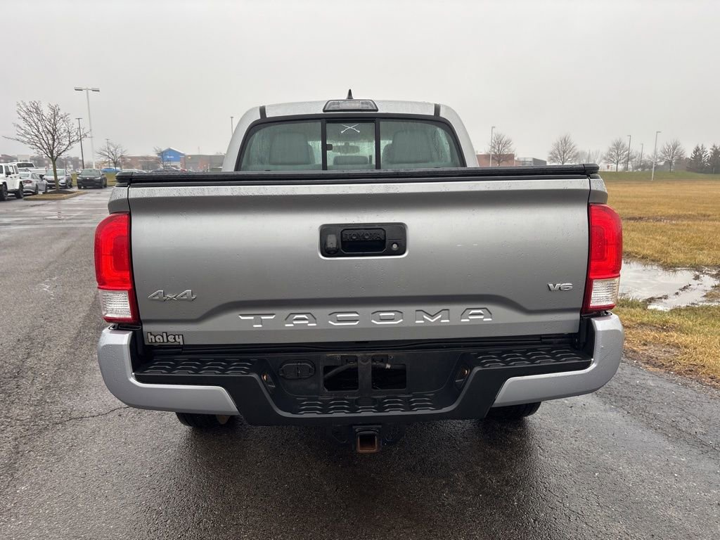 Used 2017 Toyota Tacoma SR image 8