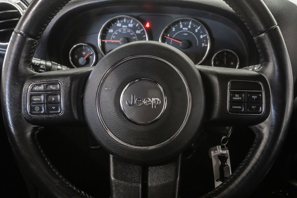 Used 2018 Jeep Wrangler Unlimited Sahara w/ Connectivity Group image 15