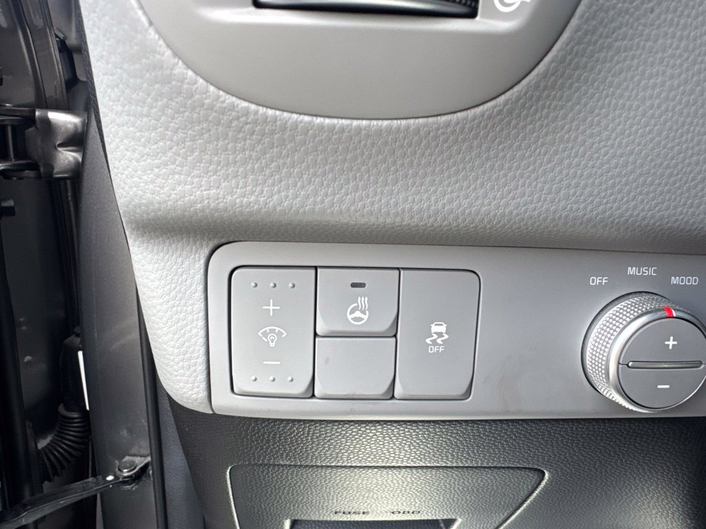 Used 2015 Kia Soul + w/ Primo Package FWD image 22
