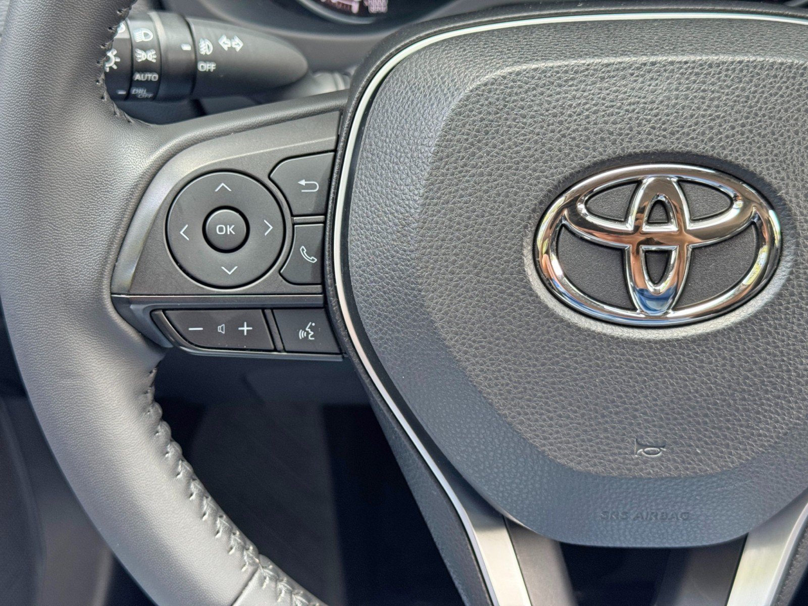 Used 2023 Toyota RAV4 XLE Premium FWD image 20