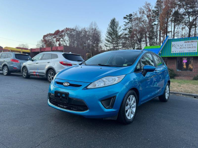 Used 2012 Ford Fiesta SE FWD image 1