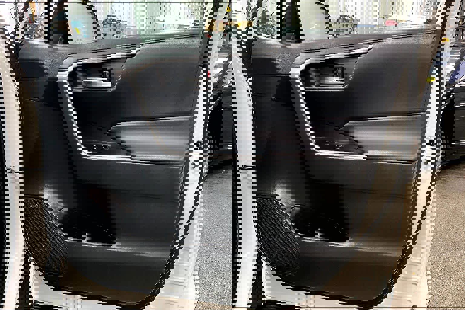 Used 2023 Toyota RAV4 XLE image 21