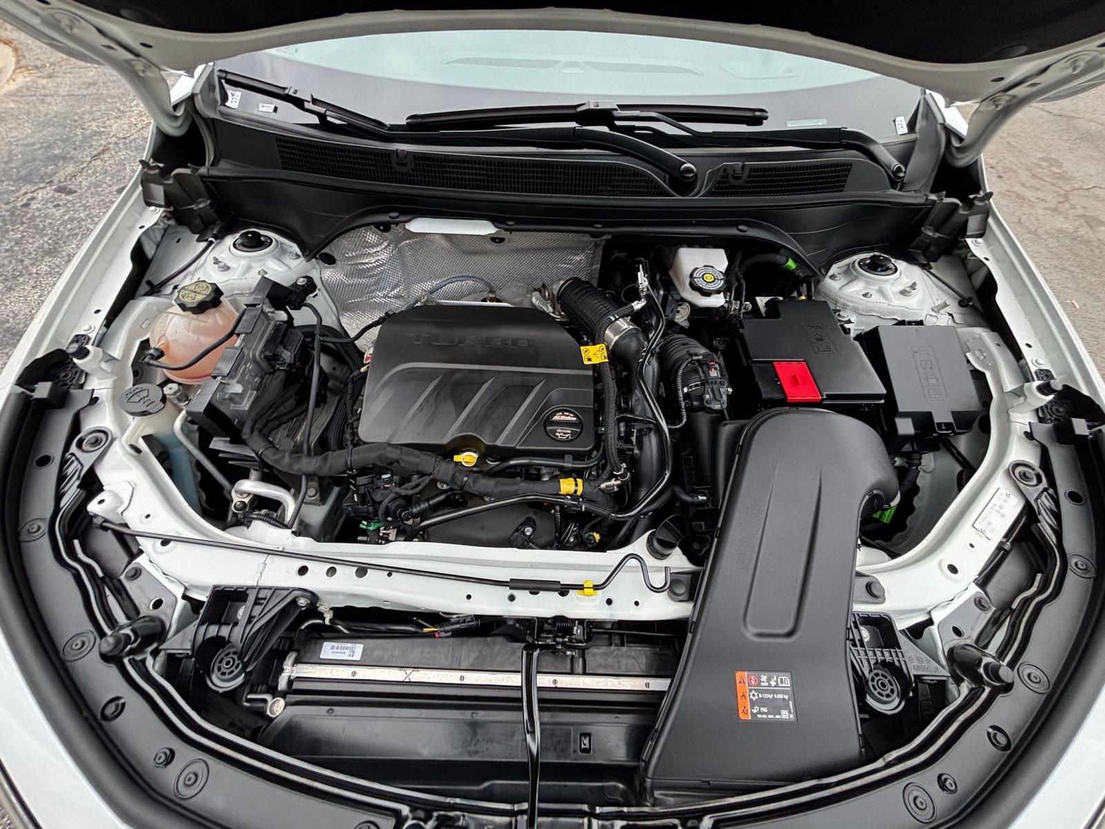 Used 2025 Buick Envista Sport Touring image 33