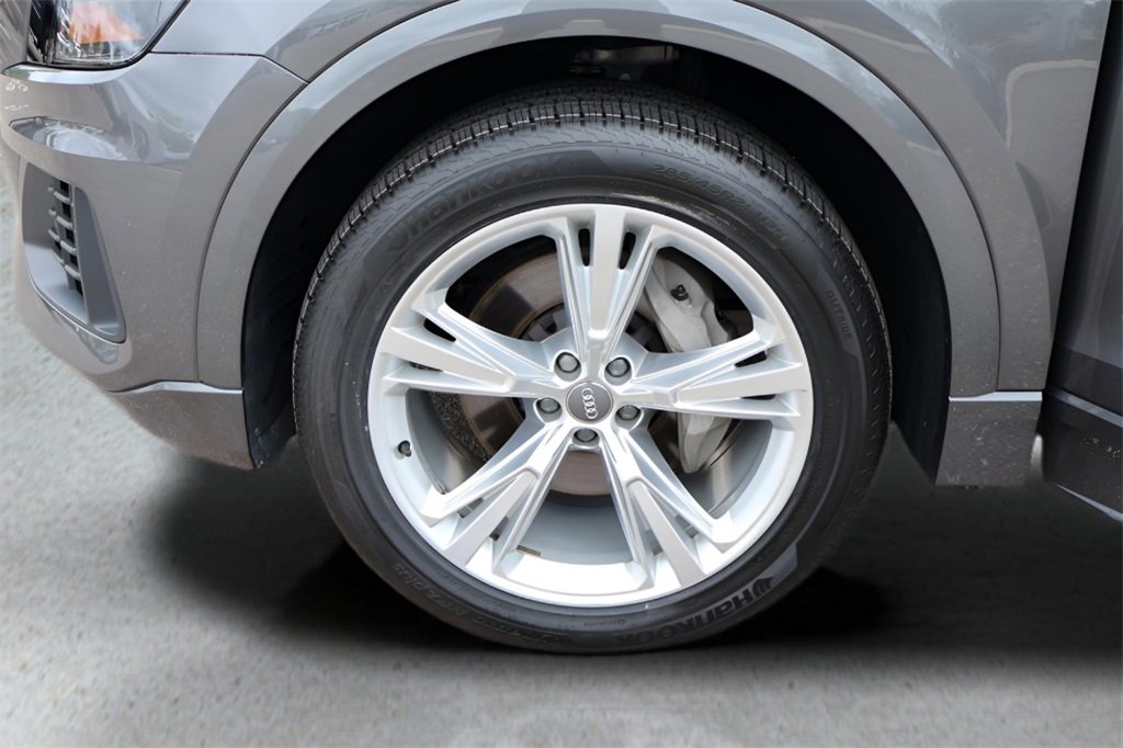 Used 2019 Audi Q8 Premium image 9