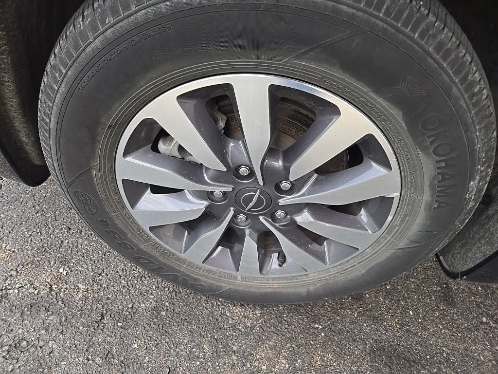 Used 2024 Chrysler Pacifica Limited FWD image 13