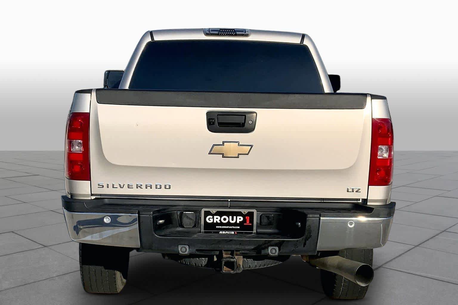 Used 2008 Chevrolet Silverado 2500 LTZ w/ Safety Package AWD/4WD image 4