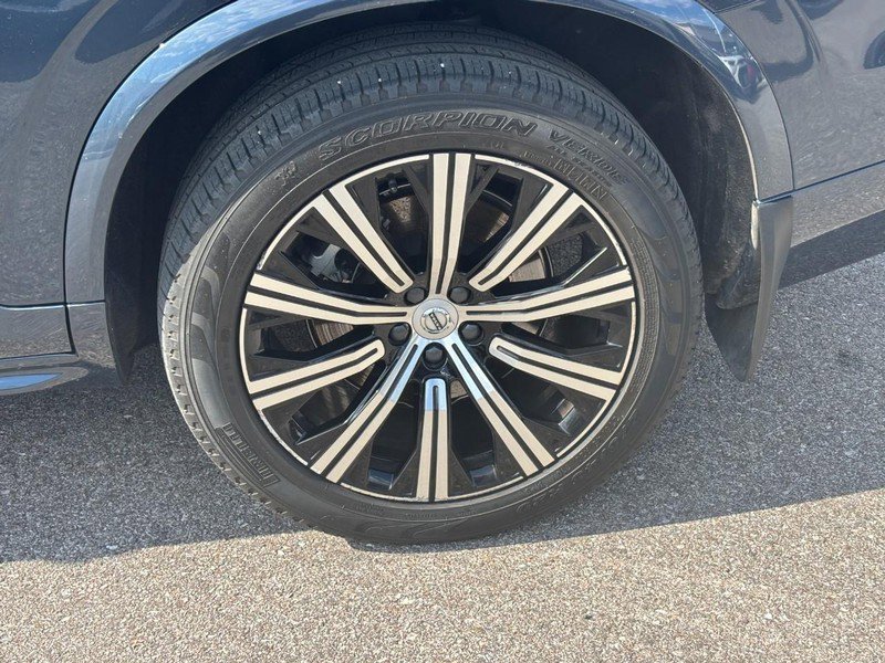 Used 2023 Volvo XC90 B5 Core w/ Protection Package Premier image 9
