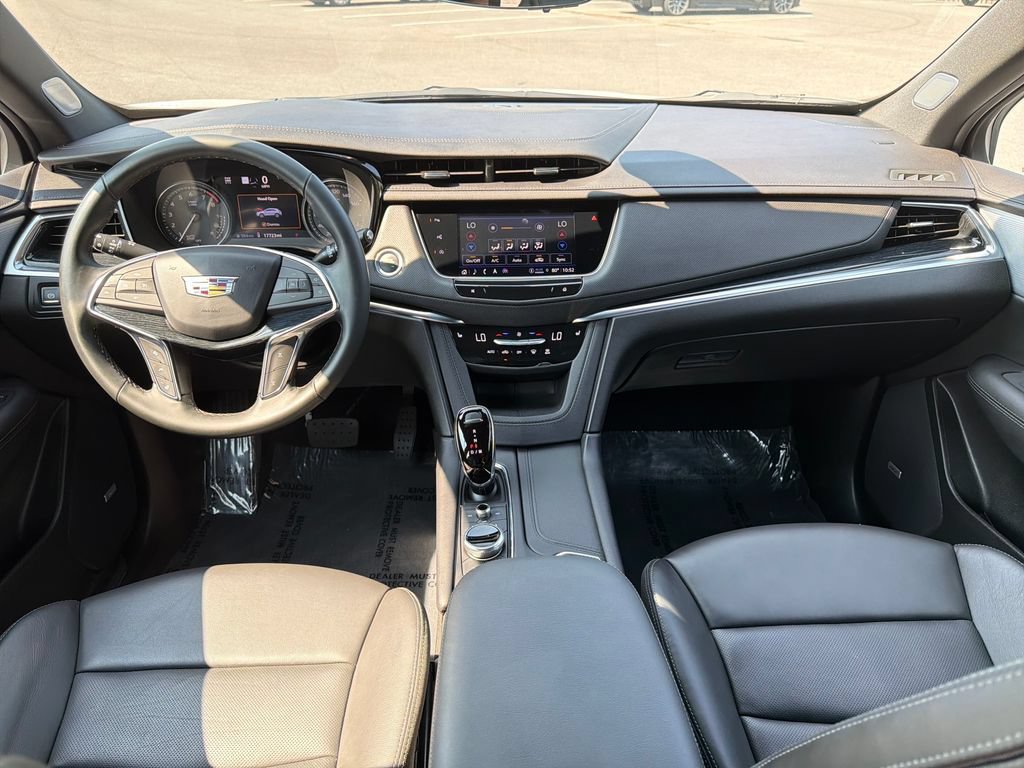 Certified 2025 Cadillac XT5 Premium Luxury w/ Technology Package AWD/4WD image 14
