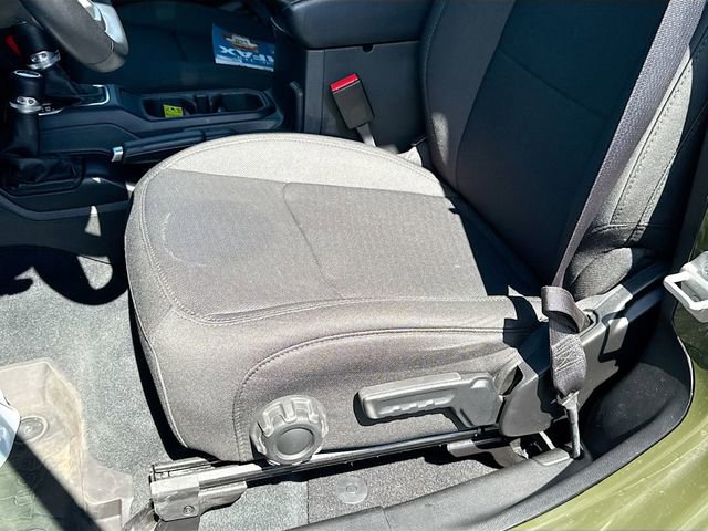 Used 2022 Jeep Wrangler Sport AWD/4WD image 19