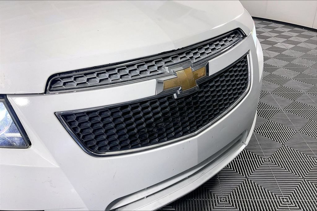 Used 2011 Chevrolet Cruze LTZ FWD image 36