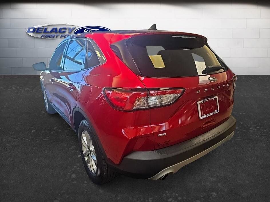 Used 2022 Ford Escape SE w/ Convenience Package AWD/4WD image 4