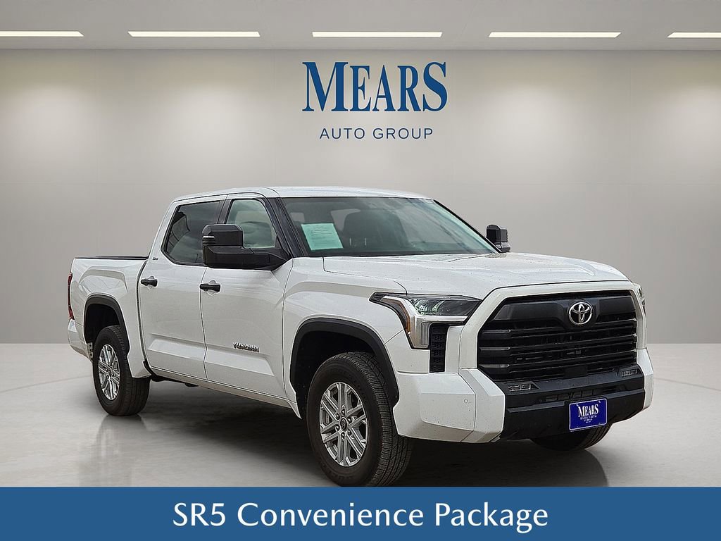 Used 2022 Toyota Tundra SR5 w/ SR5 Convenience Package image 8