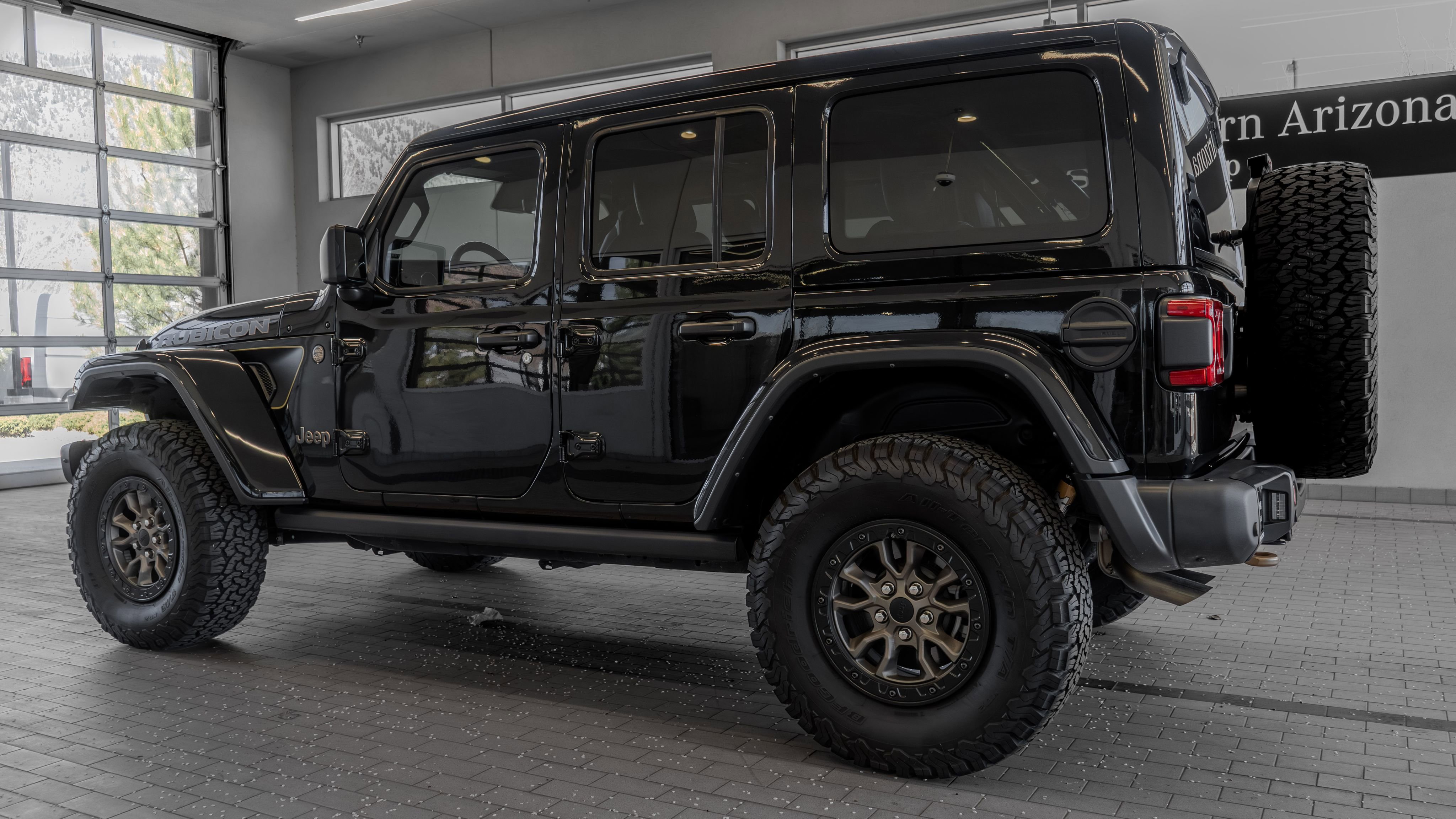 Used 2022 Jeep Wrangler Unlimited Rubicon w/ Trailer Tow Package image 13