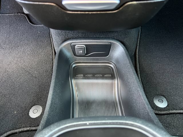 Used 2025 Chrysler Pacifica Select FWD image 22