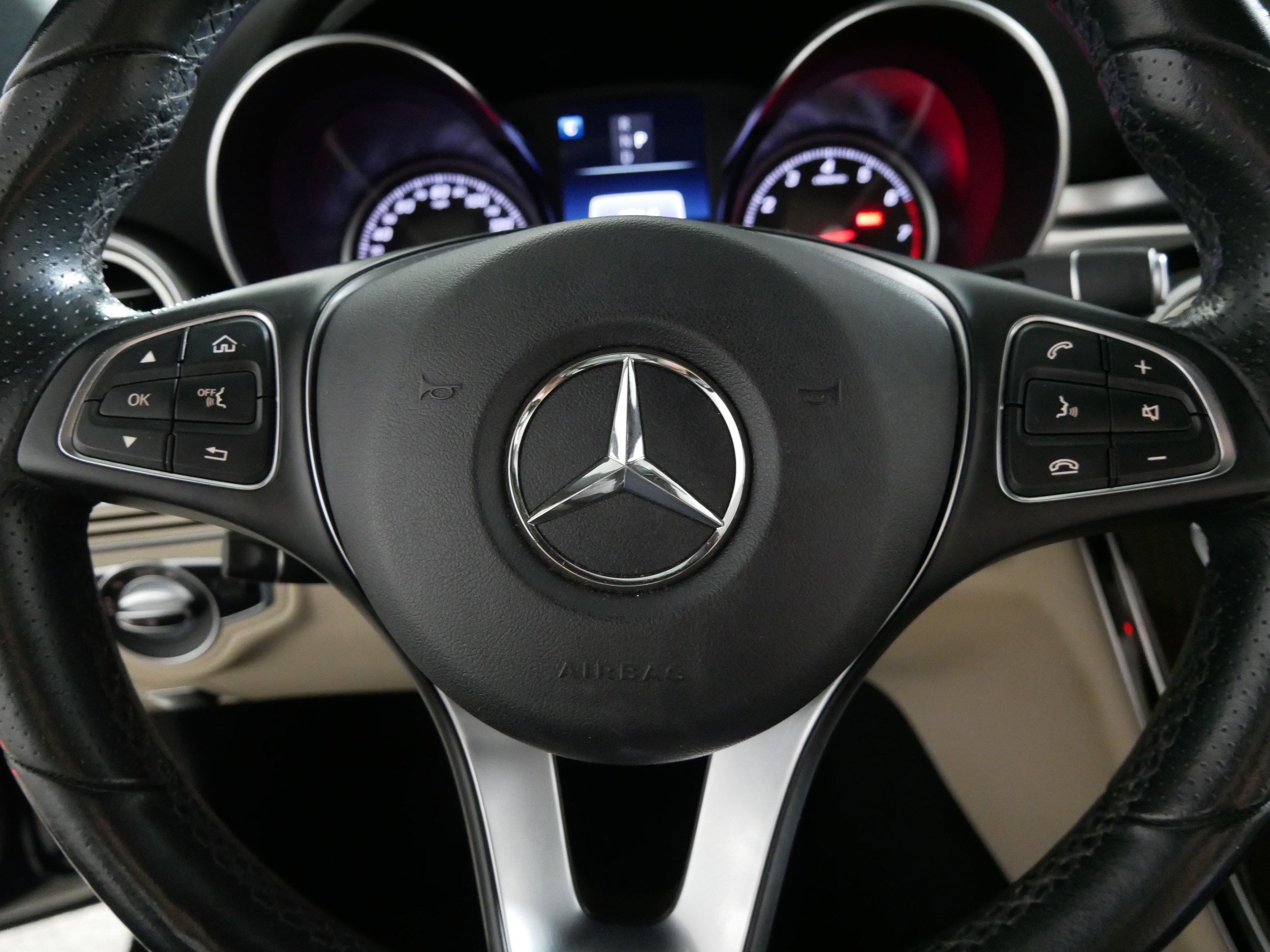 Used 2018 Mercedes-Benz C 300 4MATIC Sedan image 25