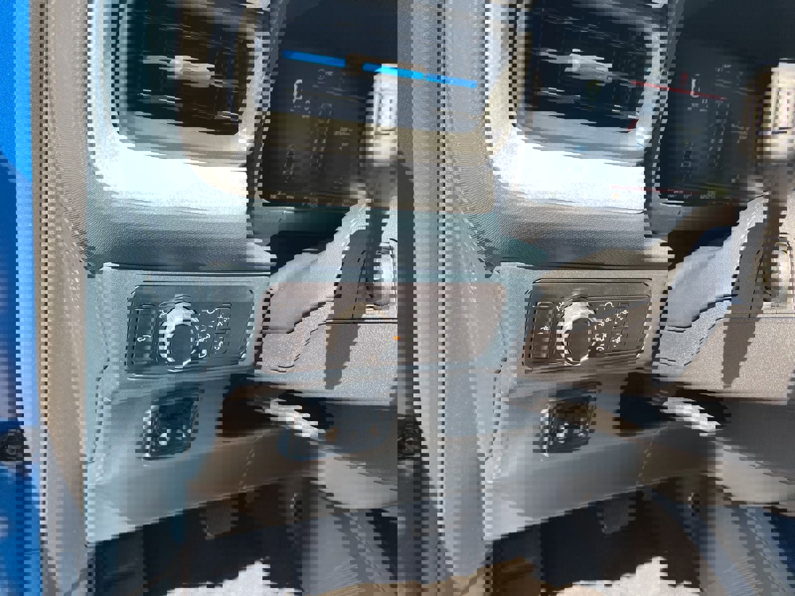 New 2025 Ford Maverick XLT w/ XLT Luxury Package image 12