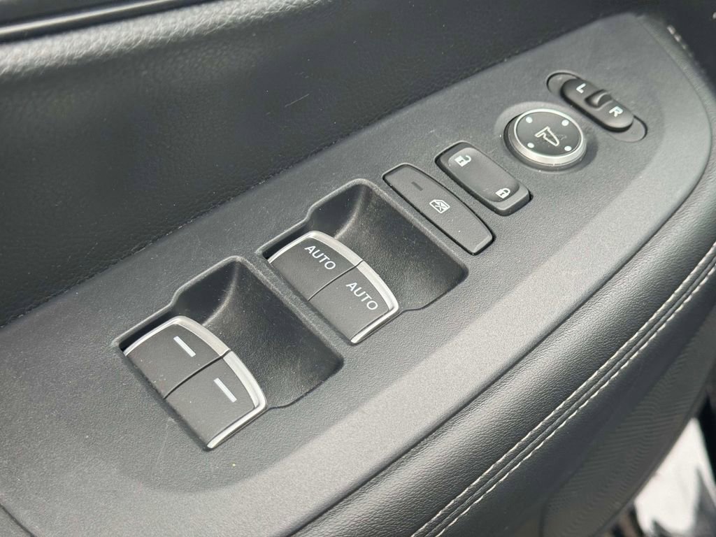Used 2024 Honda HR-V EX-L image 15