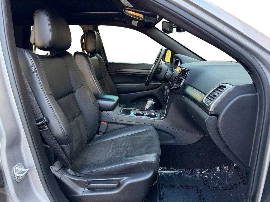 Used 2020 Jeep Grand Cherokee Altitude image 18