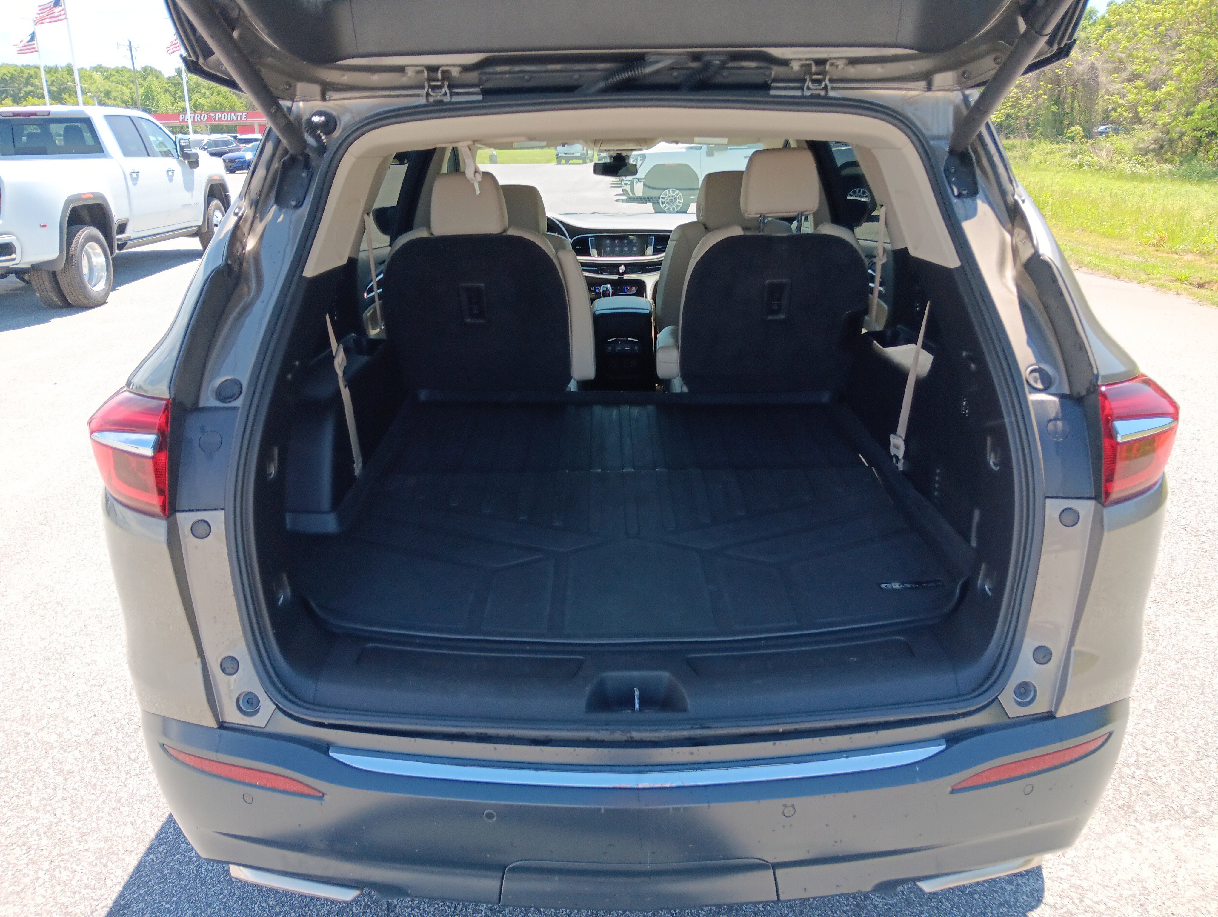 Used 2020 Buick Enclave Premium w/ Surround and Sites Package image 15