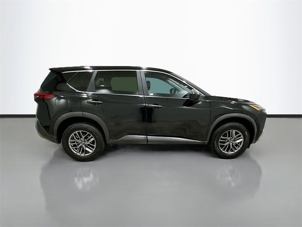 Used 2023 Nissan Rogue S image 8