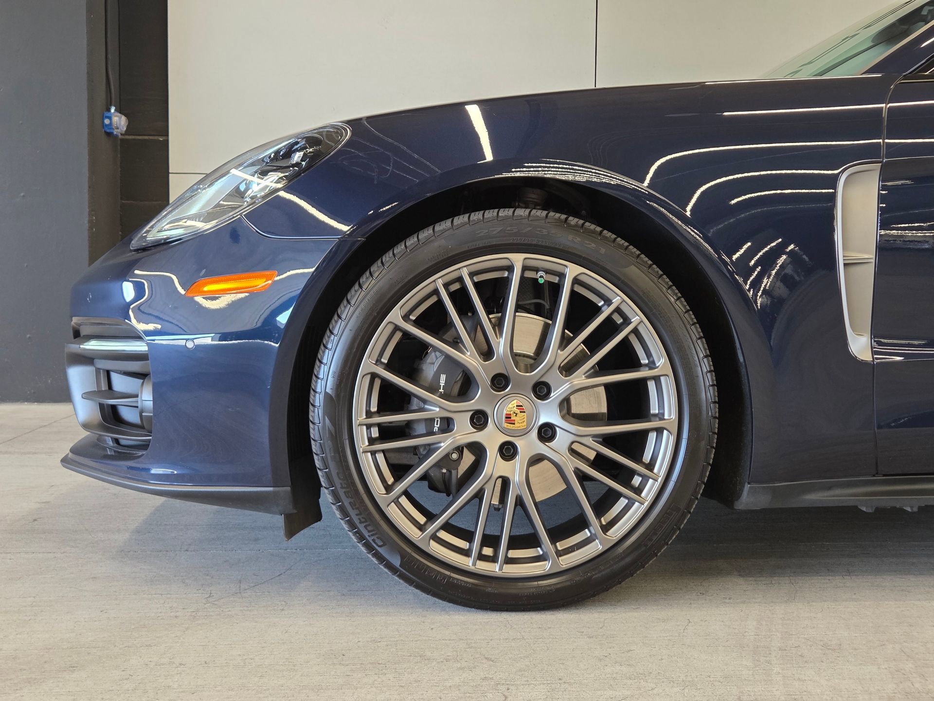 Certified 2023 Porsche Panamera 4 Platinum Edition image 9