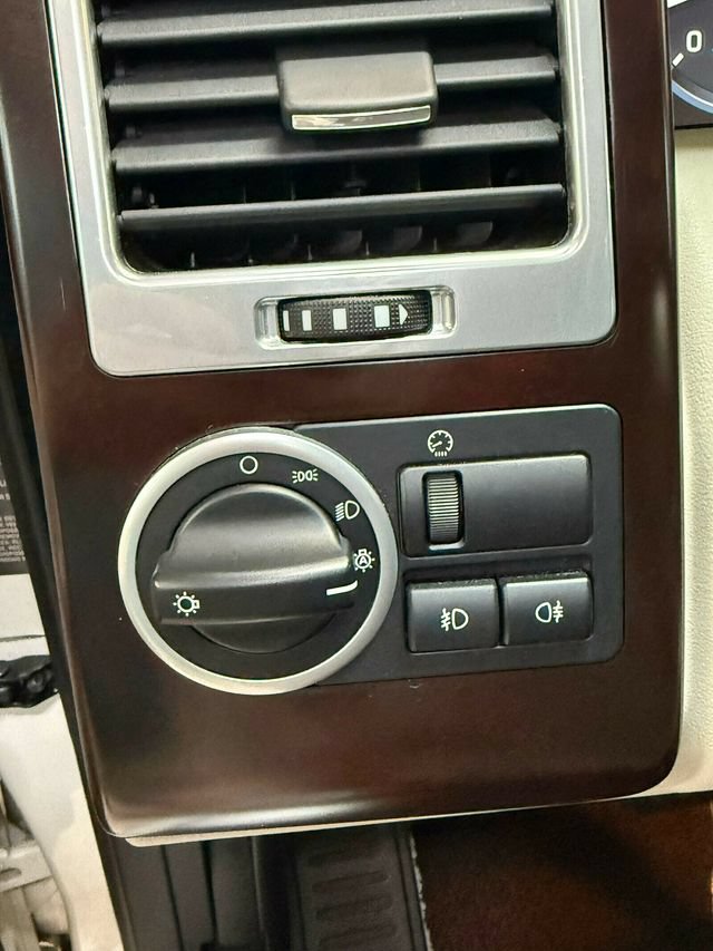 Used 2010 Land Rover Range Rover HSE AWD/4WD image 19