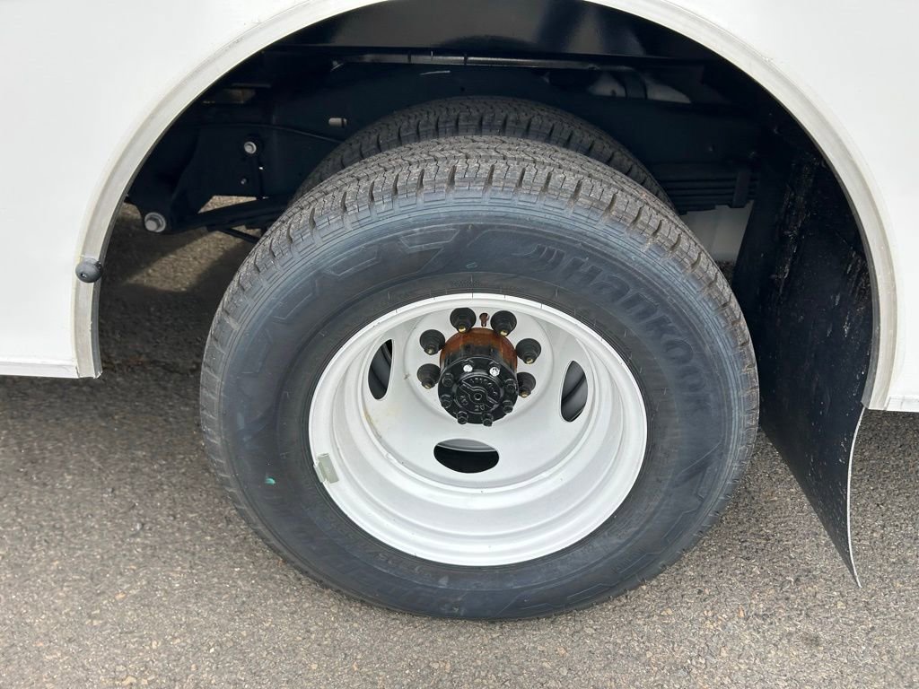 New 2026 Ford E-450 and Econoline 450 Super Duty w/ Power Equipment Group image 22