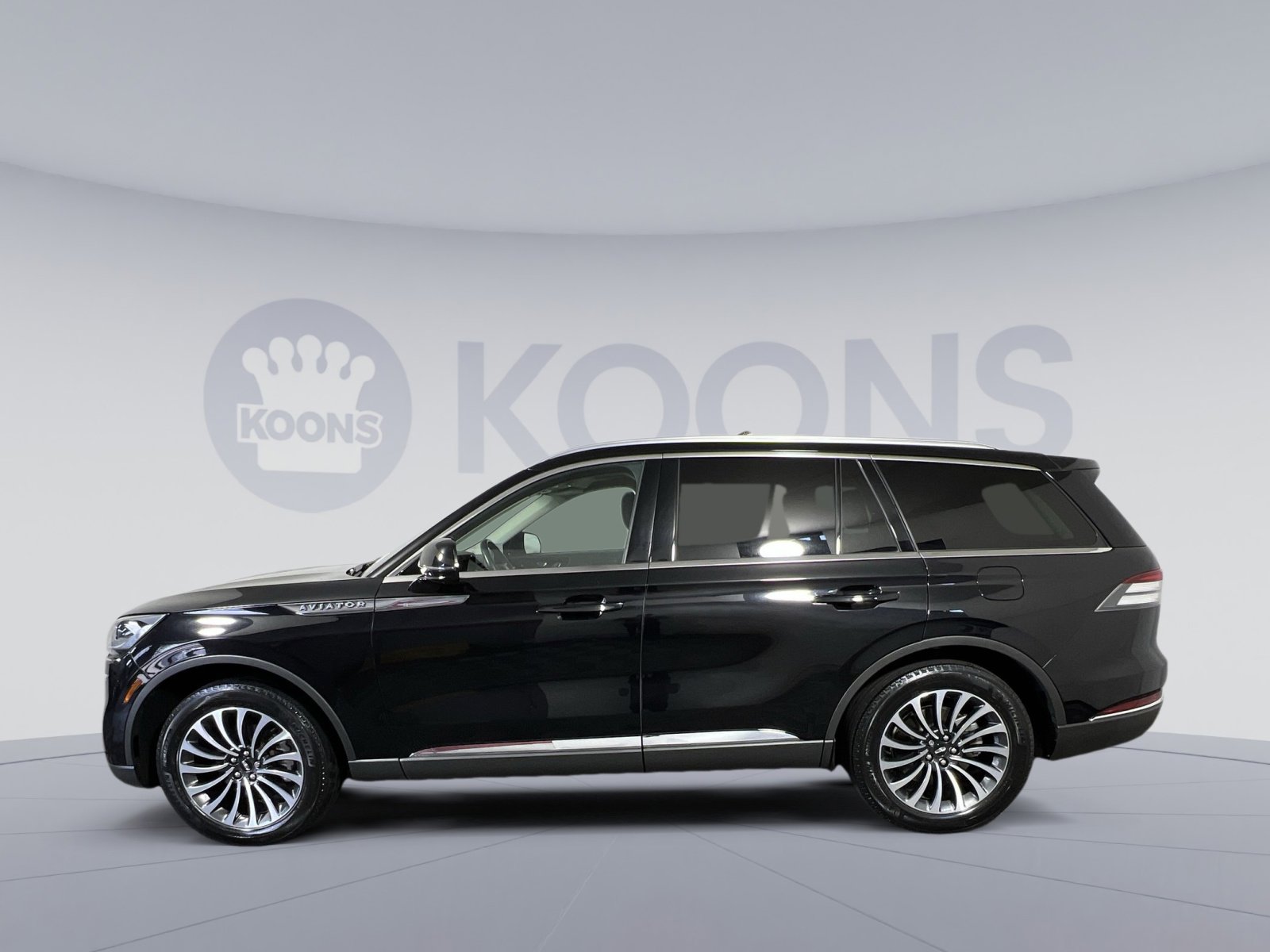 Used 2022 Lincoln Aviator Reserve w/ Elements Package Plus image 2