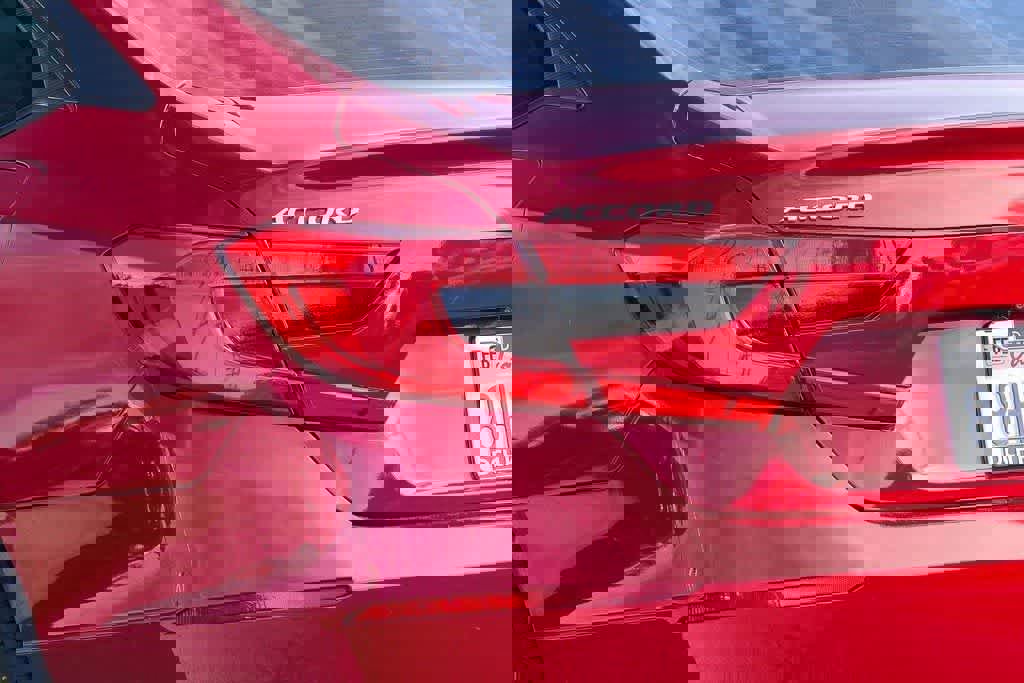 Used 2018 Honda Accord LX image 7