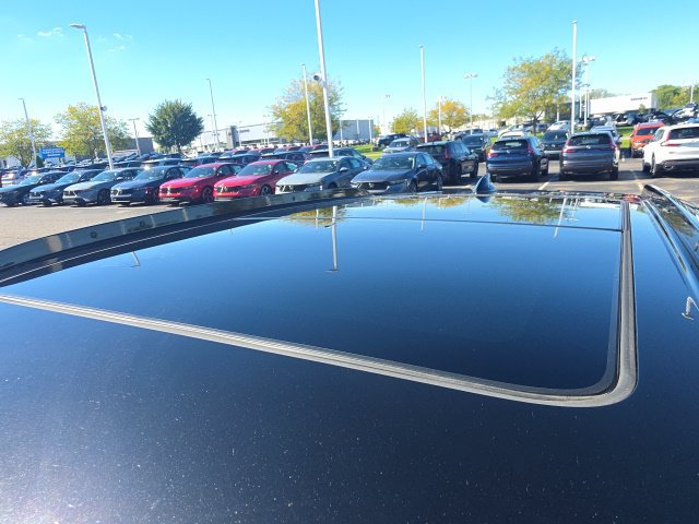 Used 2023 Cadillac XT4 Sport AWD/4WD image 17
