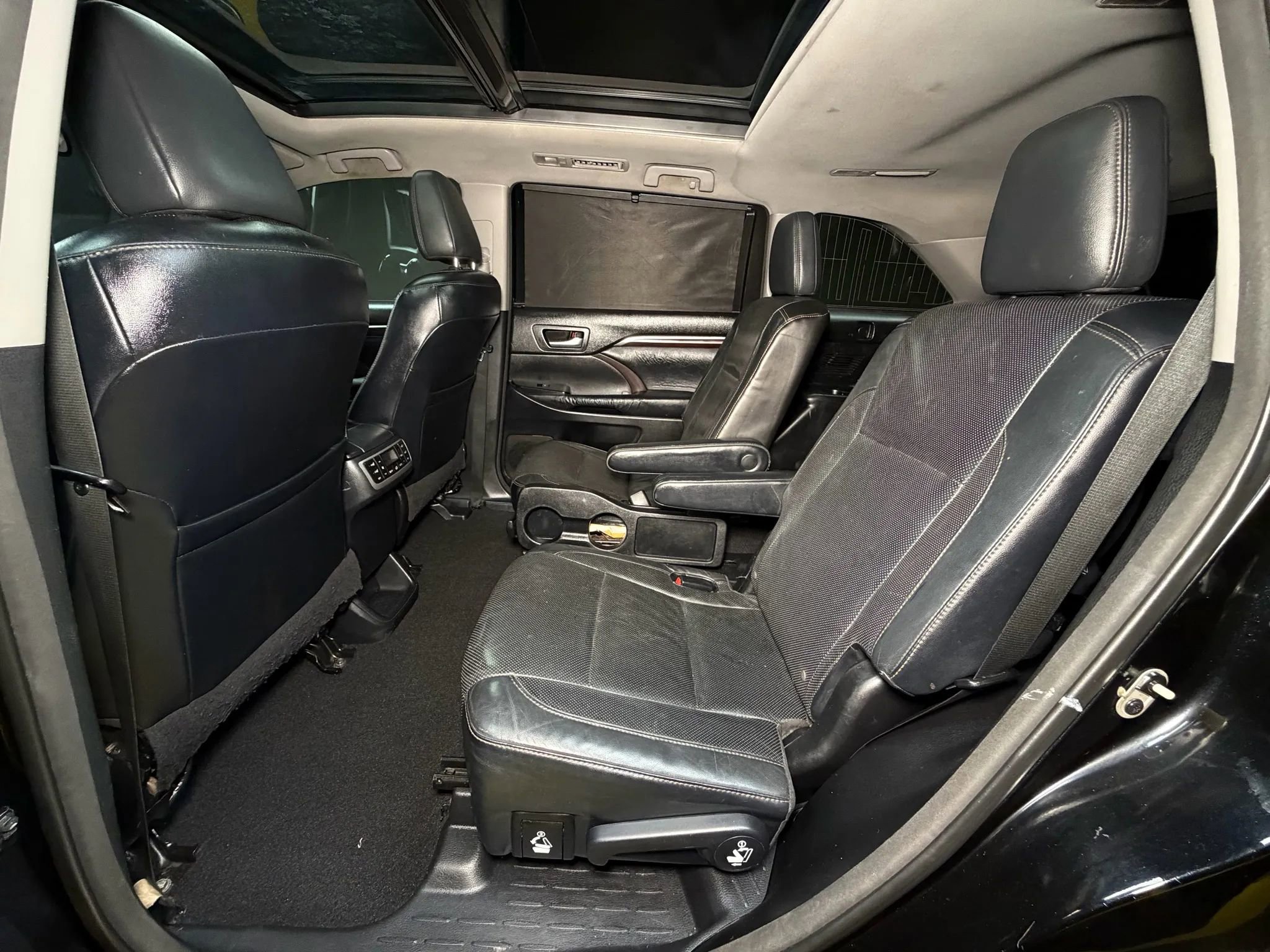 Used 2015 Toyota Highlander Limited Platinum image 22
