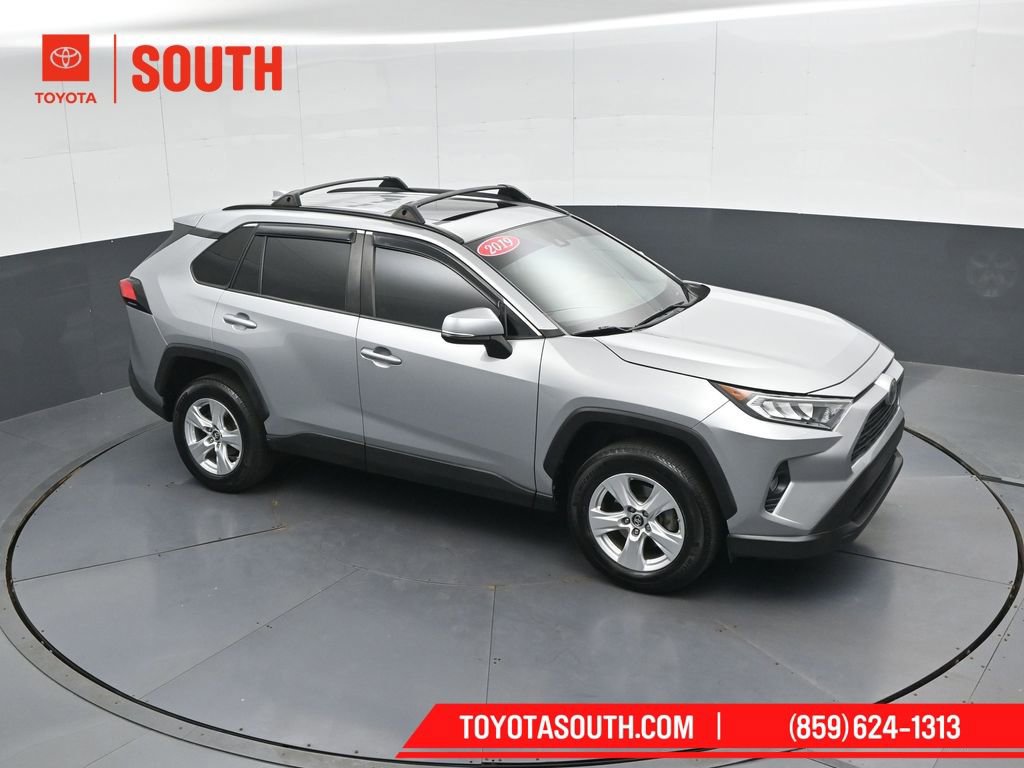 Used 2019 Toyota RAV4 XLE w/ Carpet Mat Package AWD/4WD image 46
